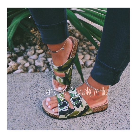 🍃Camo Birken Style Sandals 🍃 - Picture 2 of 4